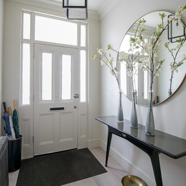 How to Update Your Entranceway From Drab to Dramatic