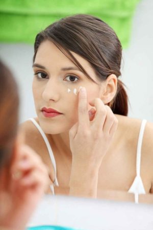 Anti-Wrinkle Creams – A Guide to Protect Skin From the Inside Out