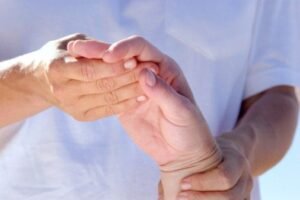 Alternative Therapies for Those Living with Arthritis in Their Hands & Feet