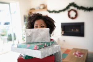 How to Shop for Gifts Online Without Breaking the Bank 