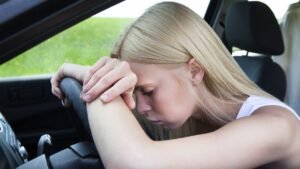 Tired Behind the Wheel: How Fatigue Can Be as Dangerous as Drunk Driving