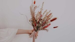 Reviving Your Creativity: 8 Ingenious Ways to Repurpose a Bouquet of Dead Flowers