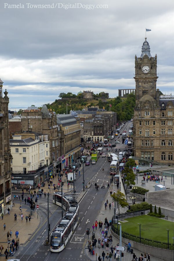 Exploring Edinburgh: Embracing the Ease of Edinburgh Airport Express