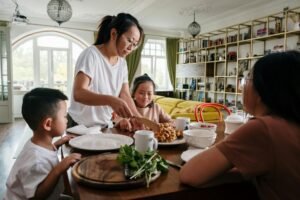 Family Dinner Time Can “Promote Improved Mental Health” and Reduce “Mindless Eating” 