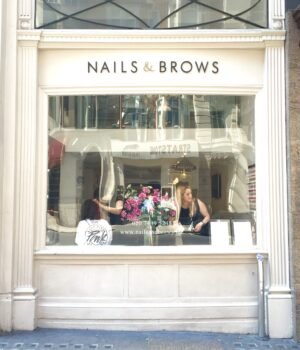 Setting in for a CBD Manicure & Brow Lift at Mayfair’s Nails & Brows with the Most Skilled Beauticians We’ve Ever Met