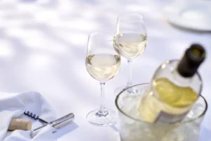 Decoding the Labels: How to Identify Low-Calorie White Wines