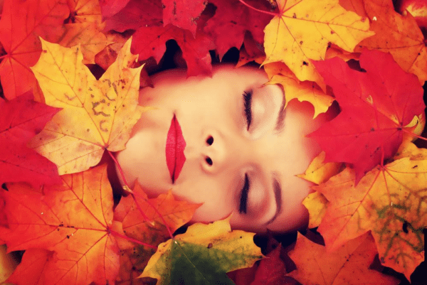 Top 10 Tips For Keeping Your Skin Glowing During Autumn