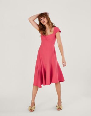 Lover Girl Era – 123% Rise in Demand for Pink Midi Dresses 