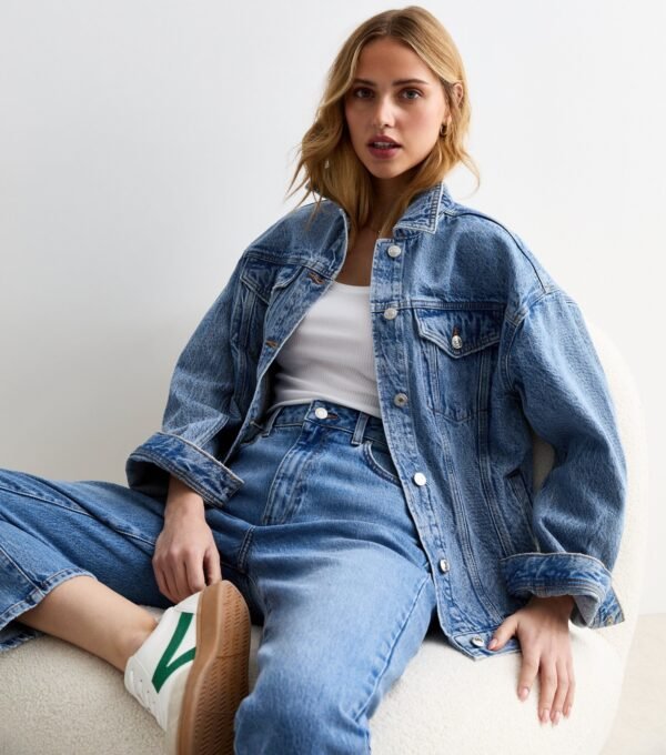 It’s Official: Denim is Having a Major Comeback – Discover the Best Styles!