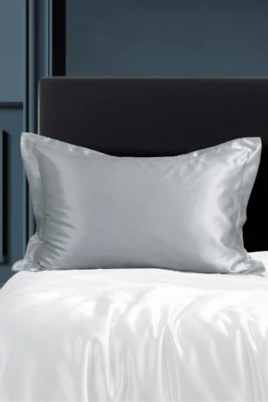 Silk Pillowcases: Experts Reveal the Benefits