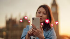 Relationship Expert Reveals Dating App Ins and Outs