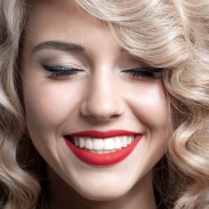 5 Foods and Drinks to Avoid For a Naturally White Smile