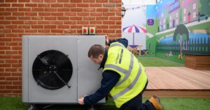 Why are so Many Homeowners Installing Air Source Heat Pumps?