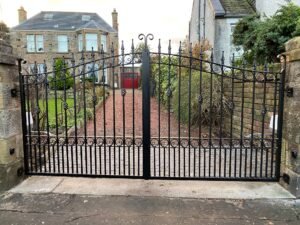 7 Aspects of Design to Consider Before Purchasing Driveway Gates