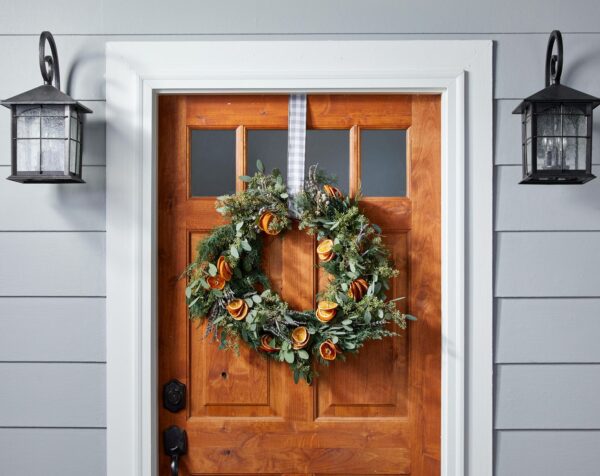 How to Make a Christmas Wreath (And How Your Air Fryer Might Come in Handy!)