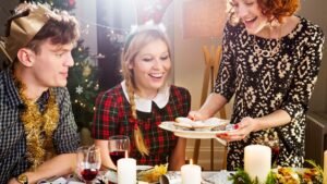 I’m an Etiquette Expert and This is How You Should Act at Christmas Dinner