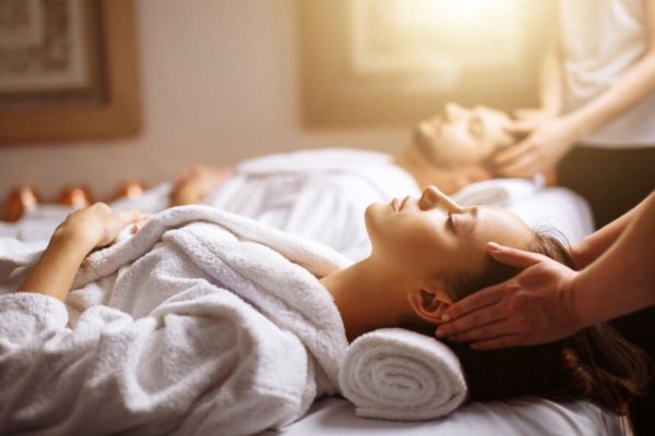 4 Ways a Couples Massage Can Reinvigorate Your Relationship