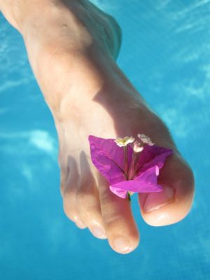 5 Easy Ways to Keep Your Feet Healthy and Injury Free