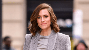 Allison Williams Just Showed Us How to Wear Fifty Shades of Gray