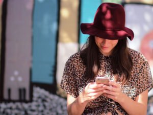 Over Half of Daters Hate Paragraph Texters