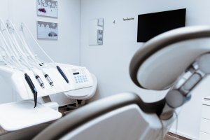 What Treatments Can a Periodontist in Kingwood TX Perform?