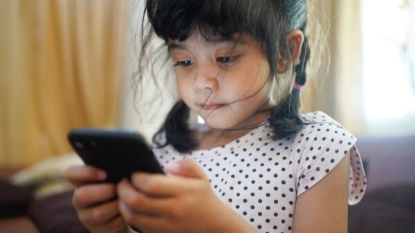 Psychologist Reveals Top 5 Tips to Reduce Screen Time for Your Children