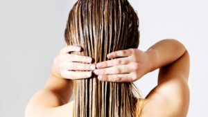 ‘Sleigh’ Your Winter Hair: Tips for Beating Dryness